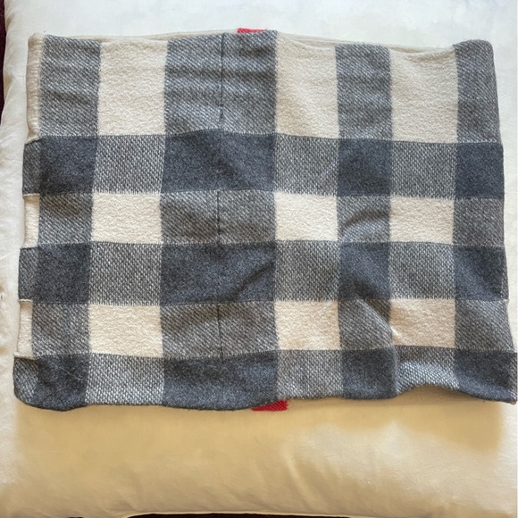 Burberry check infinity scarf - Picture 3 of 4